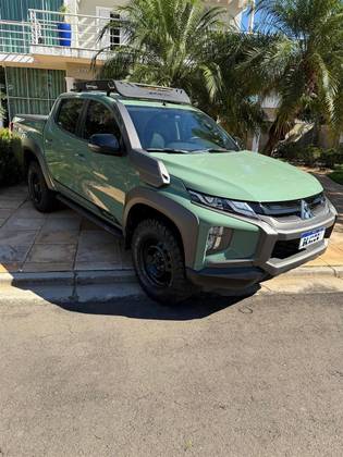 MITSUBISHI L200 TRITON 2.4 16V TURBO DIESEL SPORT SAVANA CD 4P 4X4 AUTOMÁTICO MITSUBISHI L200 TRITON 2.4 16V TURBO DIESEL SPORT SAVANA CD 4P 4X4 AUTOMÁTICO